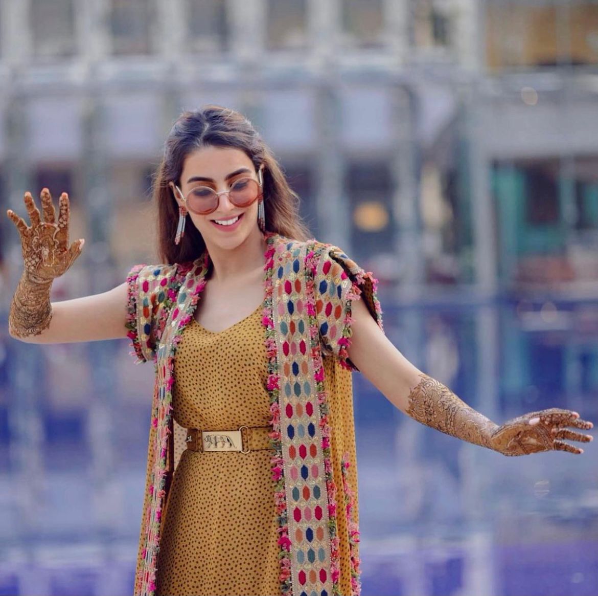 Sabyasachi bride mehendi look
